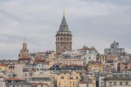 İstanbul'un en önemli tarihi yapılarından Galata Kulesi